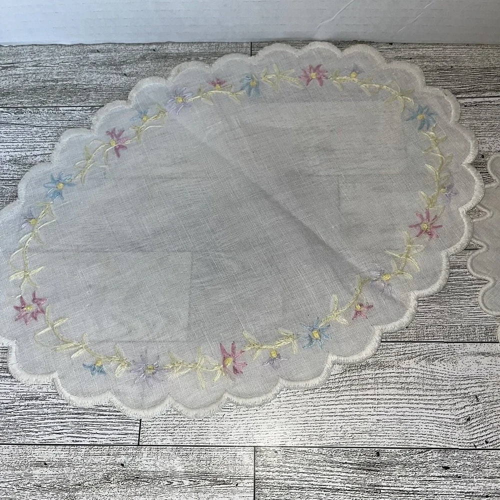 Handcrafted Doily Set Home White Floral Embroidered Scalloped Linen Vintage